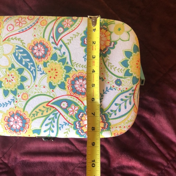 Padded Floral Sewing Box with Tray LIKE NEW - Picture 7 of 7